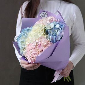 Букет подруге на свадьбу  из 5 гортензий нежный микс