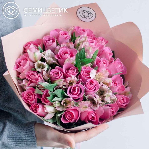 Букет из 25 розовых роз (Кения) Standart и 7 розовых альстромерий